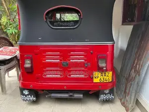 Bajaj RE 2015