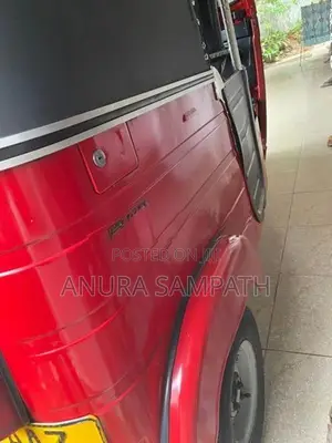 Bajaj RE 2015