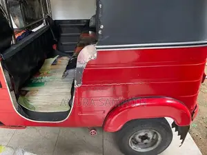 Bajaj RE 2015