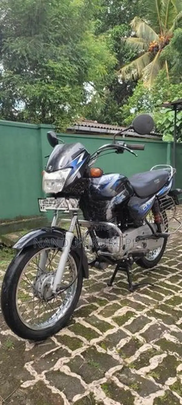 Bajaj CT100 2017