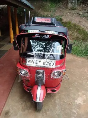 Bajaj RE 2011