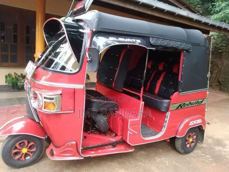 Bajaj RE 2011