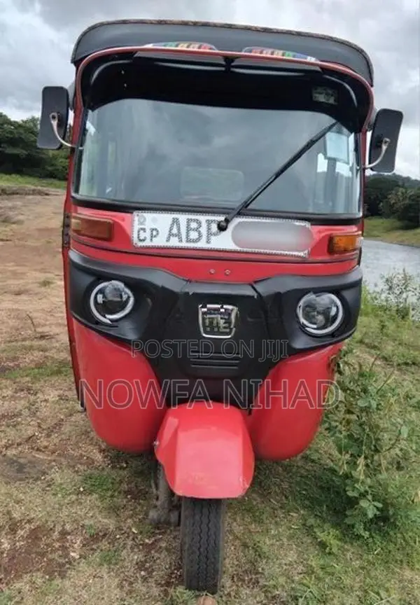 Bajaj RE Three Wheeler 2017
