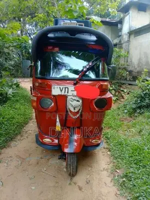 Bajaj RE 2010
