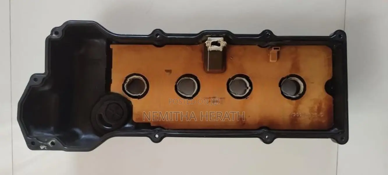Nissan Sunny N16 Valve Cover