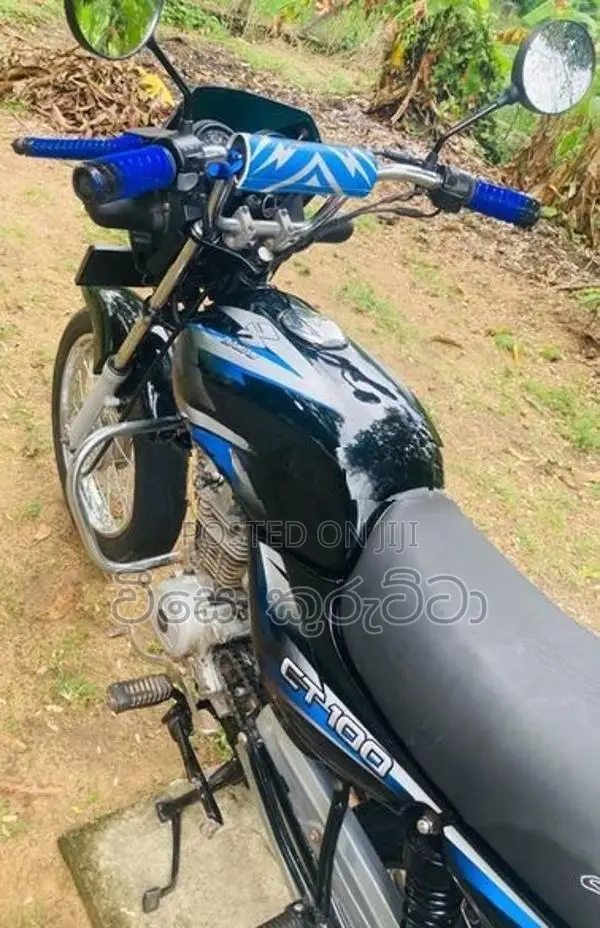 Bajaj CT100 2016