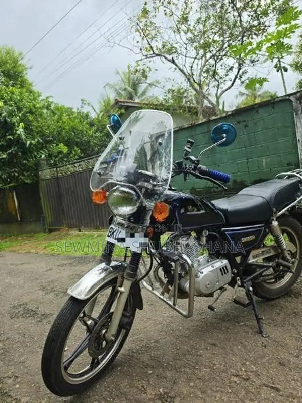 Suzuki GN 125 2026
