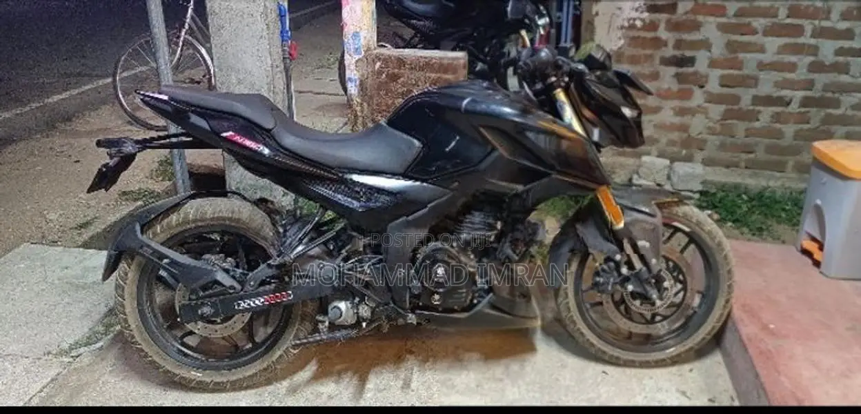 Bajaj Pulsar N160 2024