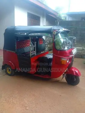 Bajaj RE 2010
