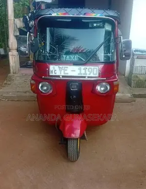 Bajaj RE 2010
