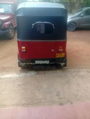 Bajaj RE 2010