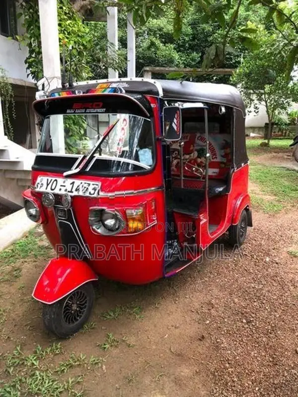 Bajaj RE 2011