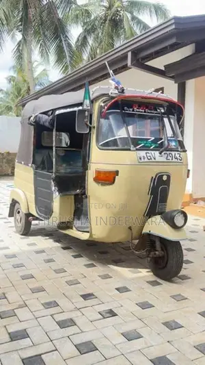 Bajaj RE 2002