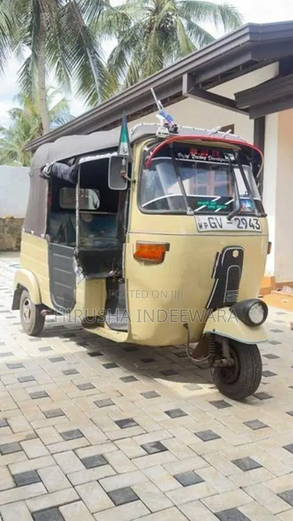 Bajaj RE 2002