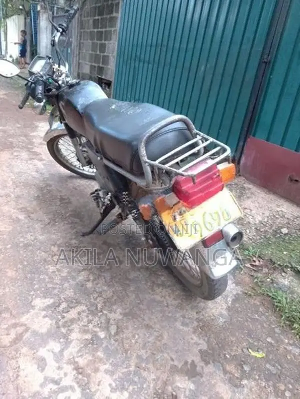 Hero CD 100 2001