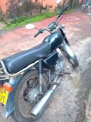Hero CD 100 2001
