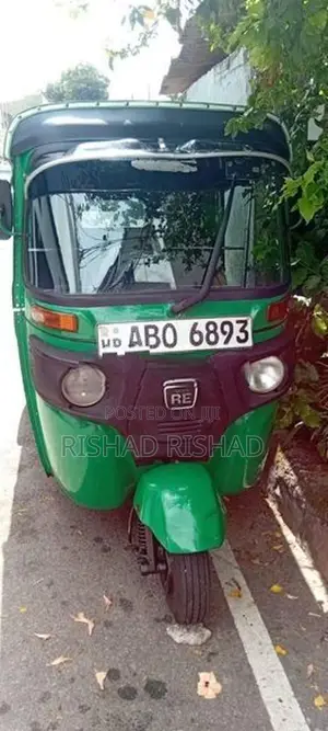 Bajaj RE Three Wheeler 2017