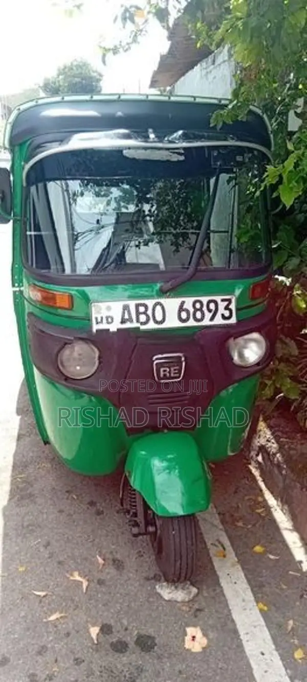 Bajaj RE Three Wheeler 2017