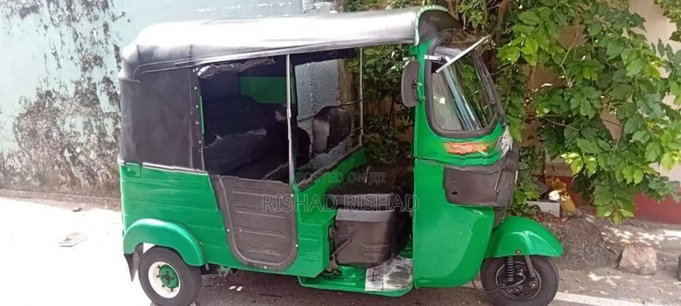 Bajaj RE Three Wheeler 2017