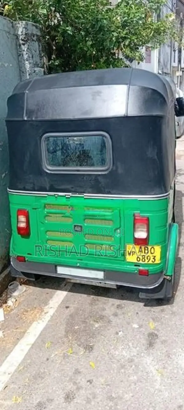 Bajaj RE Three Wheeler 2017