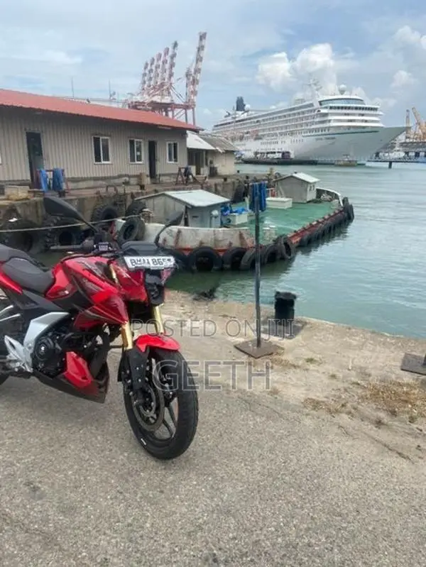 Bajaj Pulsar N160 Premium 2026