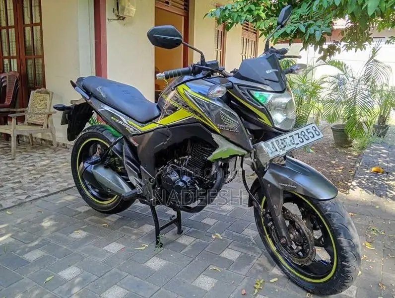 Honda CB Hornet 160R 2016