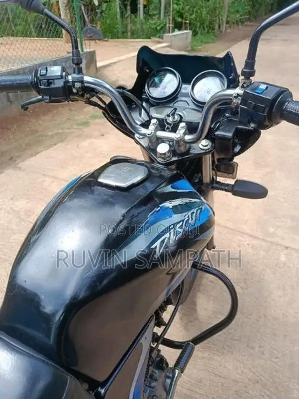 Bajaj Discover 2012