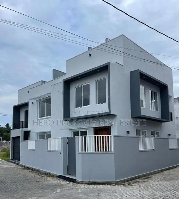 (CPS1012) Luxury Two Story House for Sale in Dehiwala