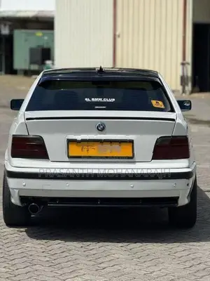BMW i3 1999