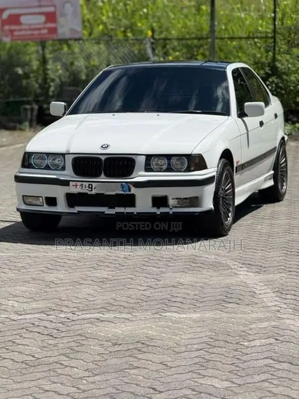 BMW i3 1999