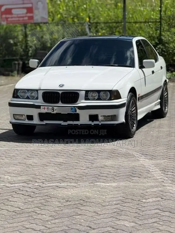 BMW i3 1999