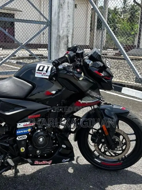 Bajaj Pulsar N160 2025