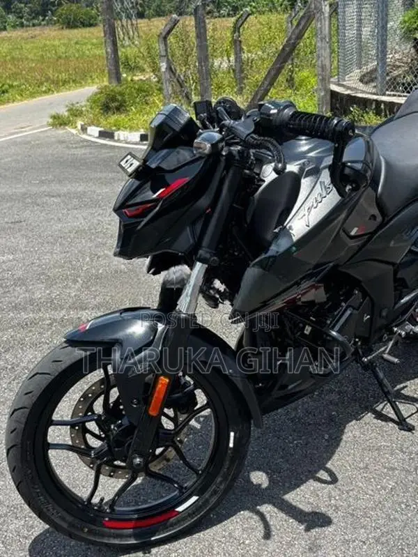 Bajaj Pulsar N160 2025