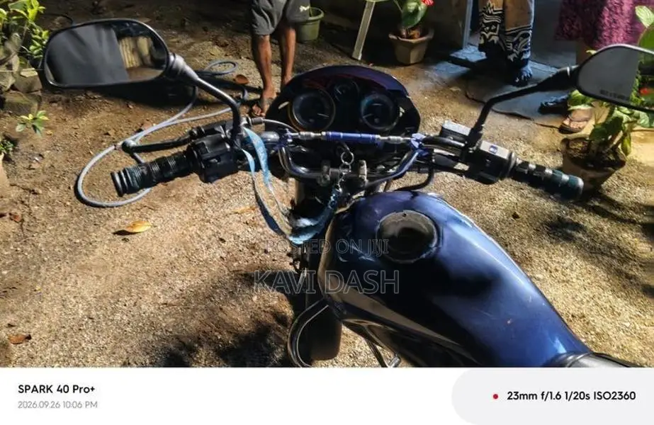Bajaj Caliber 2005