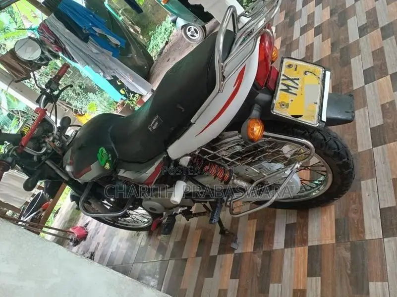 Bajaj CT100 2006