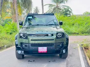 Land Rover Defender P300 X Dynamic MY26 2025