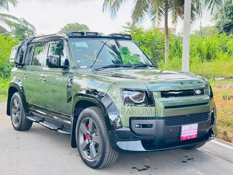 Land Rover Defender P300 X Dynamic MY26 2025