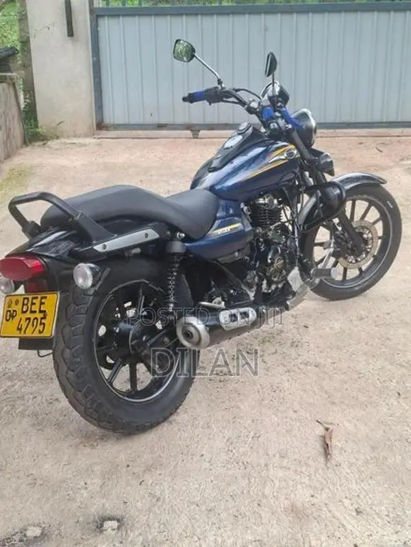 Bajaj Avenger Street 2016