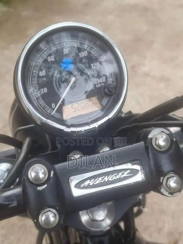 Bajaj Avenger Street 2016
