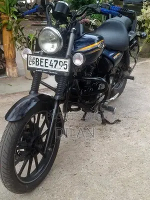 Bajaj Avenger Street 2016