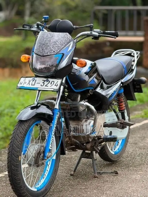 Bajaj CT100 2012