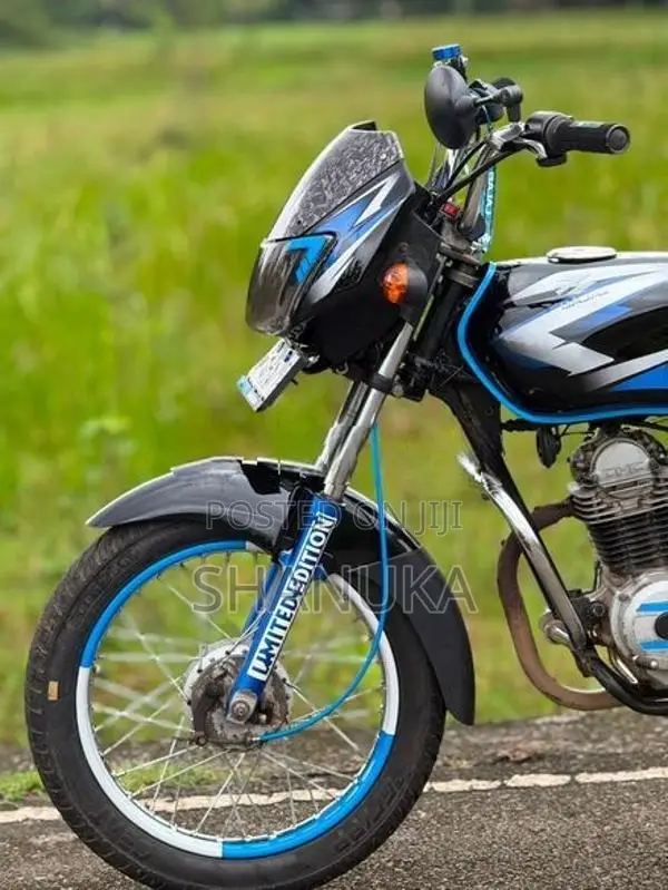 Bajaj CT100 2012