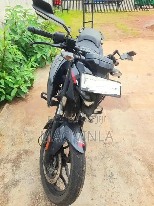 Bajaj Pulsar N160 Standard 2025