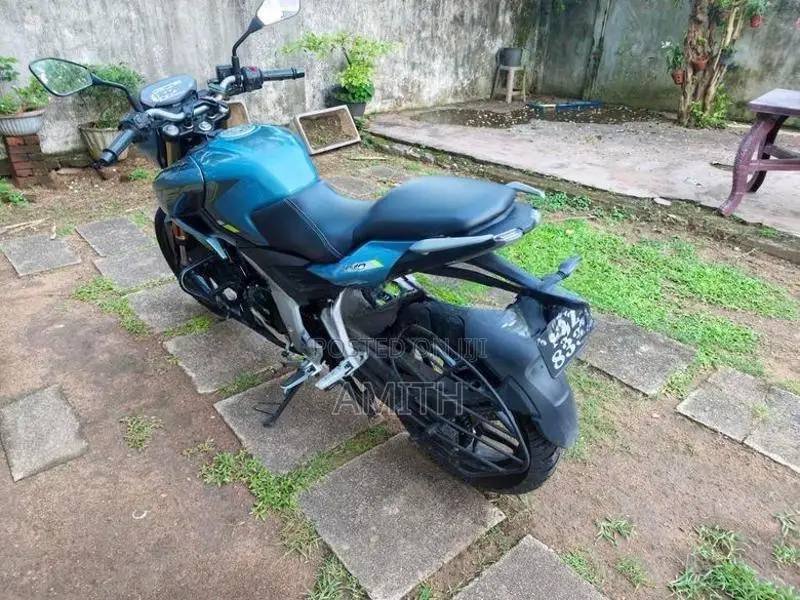 Bajaj Pulsar N160 2025