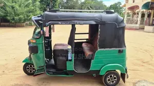Bajaj RE 2018