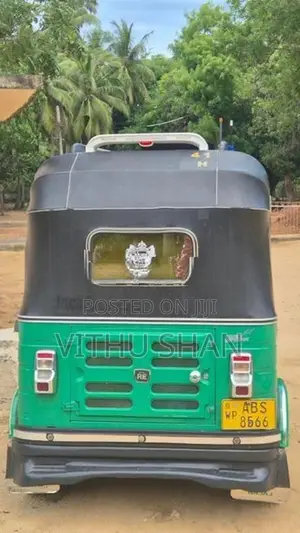 Bajaj RE 2018