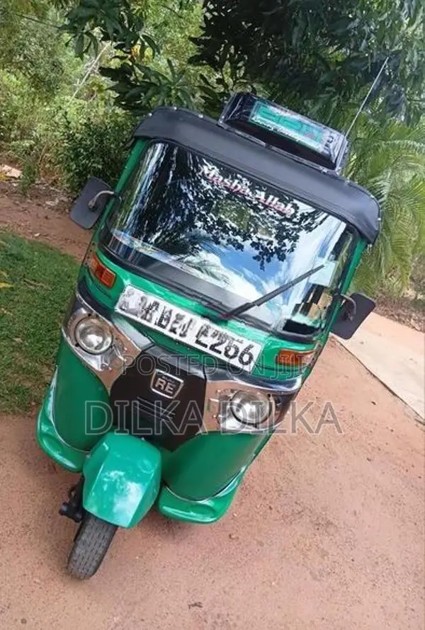 Bajaj RE 2017