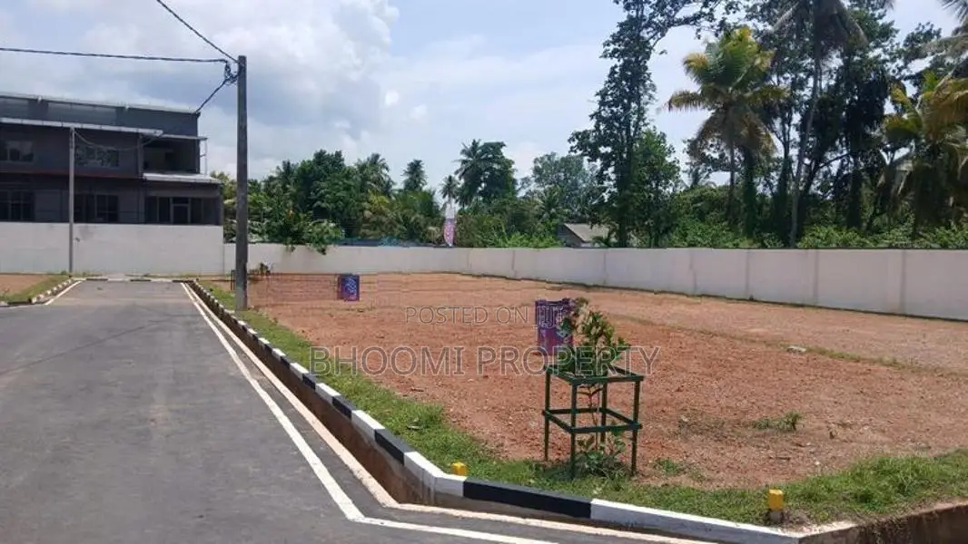 Near Kandy Road Luxury Land for Sale