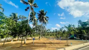 නේවාසික බිම් කොටස් කිහිපයක් විකිණීමට පොල්ගස්ඕවිට