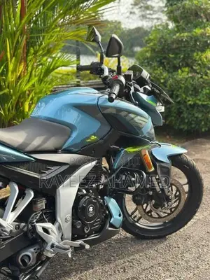 Bajaj Pulsar N160 2025